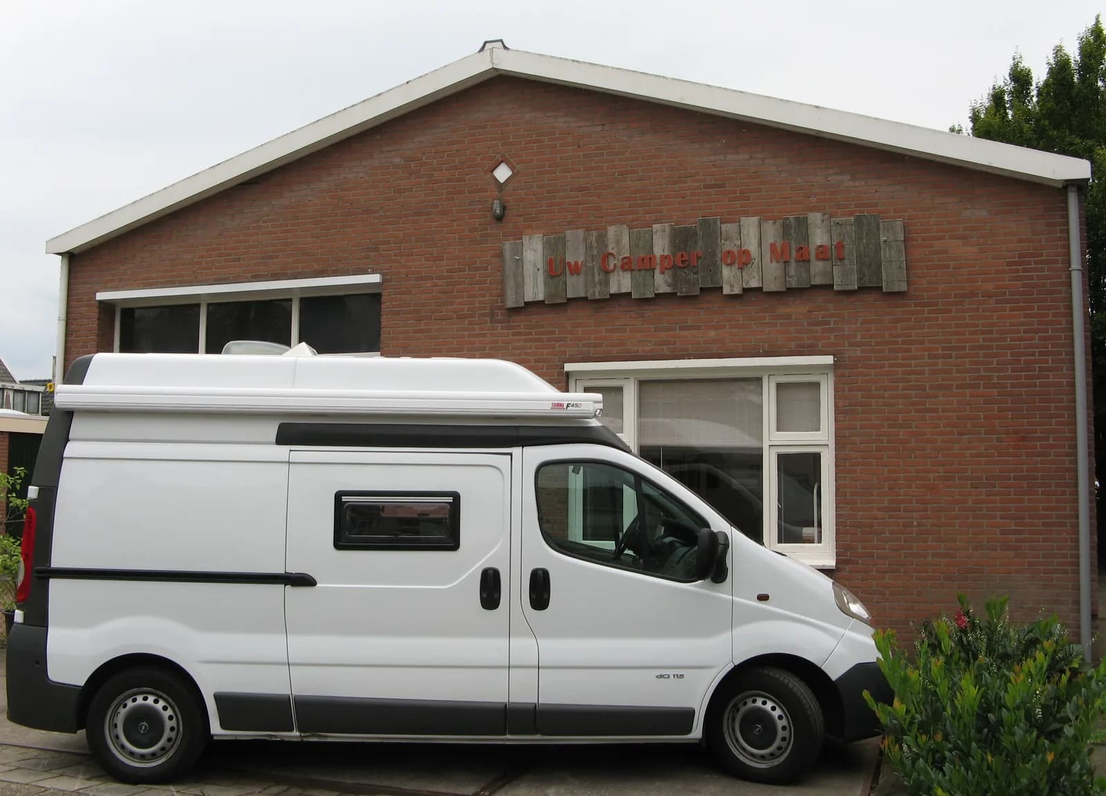 Buscamper gebouwd door Uw Camper Op Maat